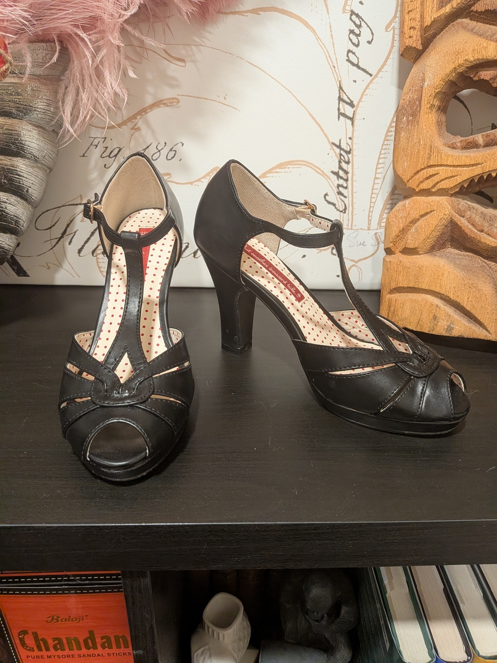 B.A.I.T. Footwear Black T-Strap Peep Toe Retro Heels Size 6